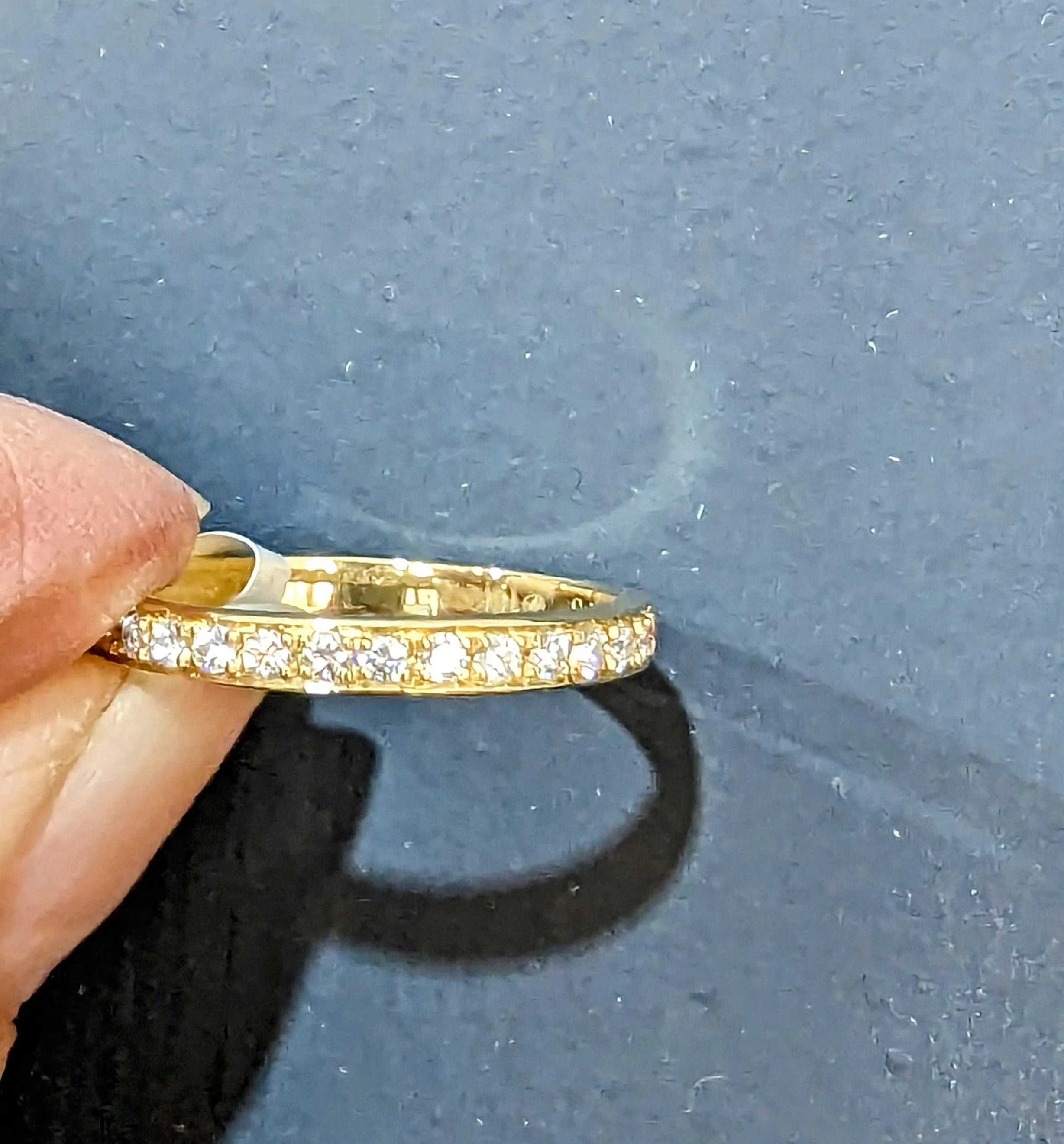 18ct Yellow Gold 17 Diamond Eternity Ring