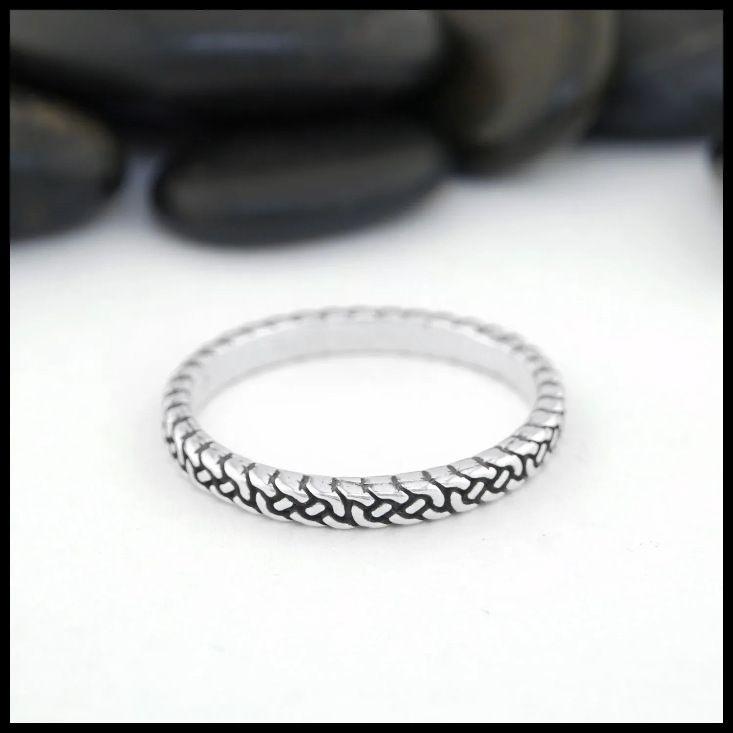 Extended Sizes Narrow Josephine's Knot Ring in Silver