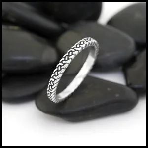 Extended Sizes Narrow Josephine's Knot Ring in Silver