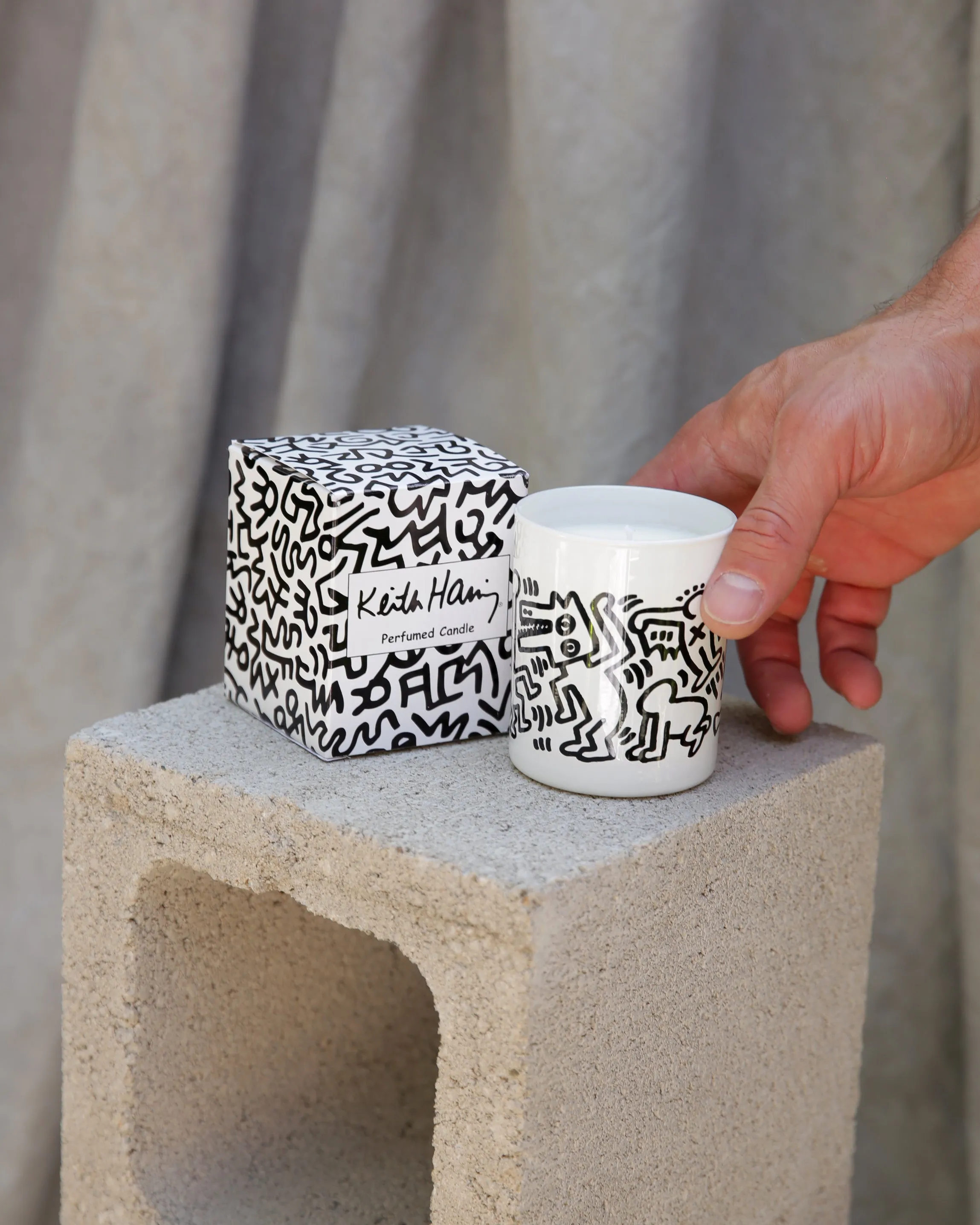 Keith Haring White/Black Drawing Candle